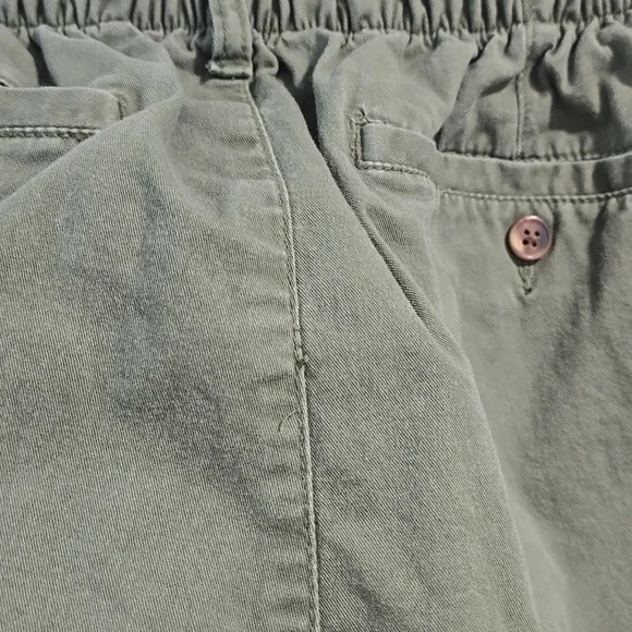 Old Navy Green Bermuda Shorts Classic Cotton Twill - Picture 9 of 11